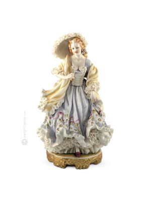 LADY WITH SHAWL Statuette statue figure porcelain Capodimonte handmade made in Italy exclusive