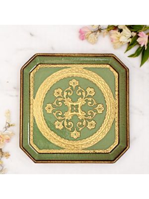 Elegant wooden tray, decorated with 24K gold leaf and fruit of the Florentine tradition.