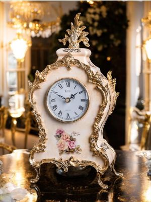Elegant ceramic table clock, with gold details, handmade with artisan technique.