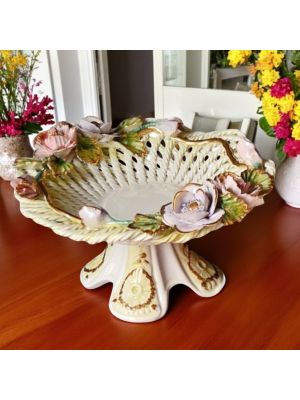 Stand, artistic ceramic centerpiece, decorated with daisies and gold details, handmade