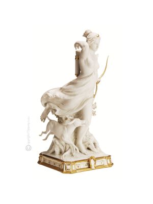 HUNTING DIANA Statuette statue figure porcelain Capodimonte handmade Made in Italy exclusive