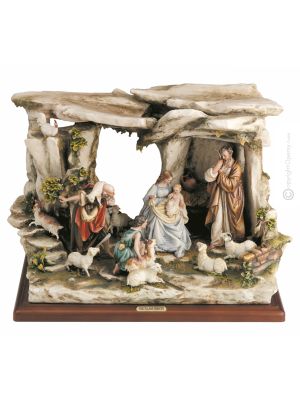 CRIB Statuette statue figure porcelain Capodimonte handmade made in Italy exclusive