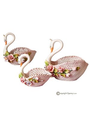 Centerpiece, set of 3 swans in fine ceramic, embellished with flowers and gold details, handmade.