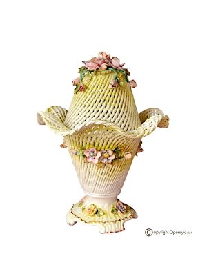 Table lamp in fine artistic ceramic, decorated with flowers and gold details, handmade