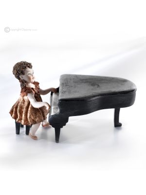ELISA Capodimonte porcelain statuette, elegance of a musician with piano.