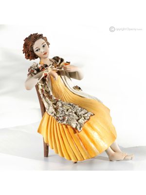 SUMMER BUTTERFLIES - Romantic elegance: unique Capodimonte figurine.