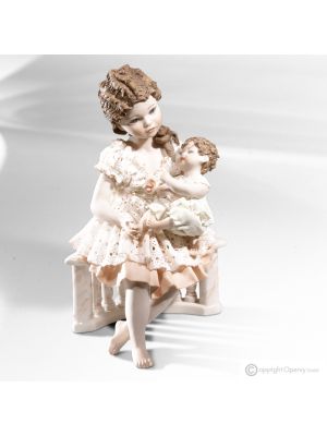 LUNA BIMBO Capodimonte romantic mother with child, timeless Italian elegance.