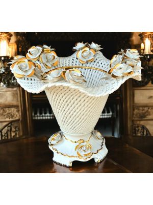 Vase ceramic artwork - Table decoration - Broad basket and roses